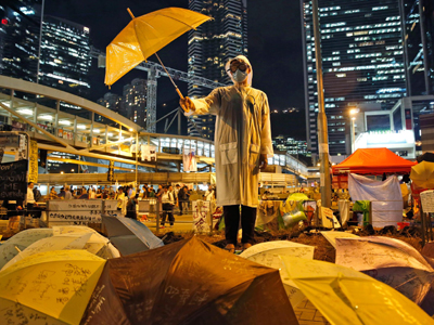 Δεν παραιτείται ο κυβερνήτης του Χονγκ Κονγκ